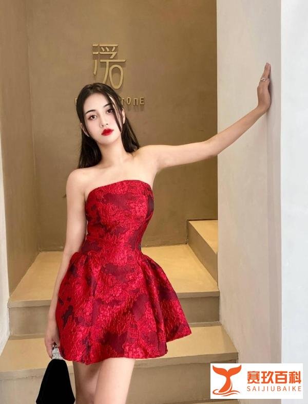 女网红自曝和郭麒麟发生关系，晒出私密聊天记录，吐槽男方太敷衍